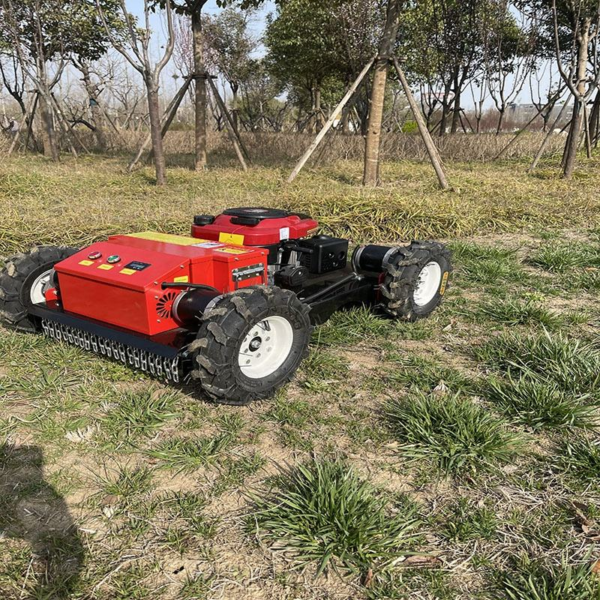 Powerful tracked lawn mower